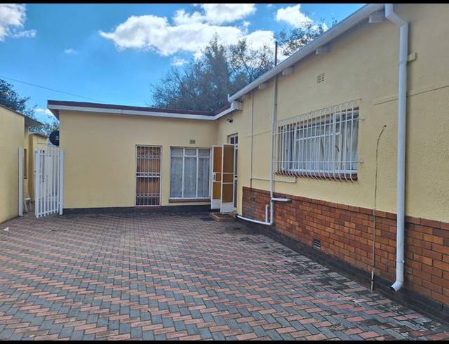 3 BEDROOM PROPERTY TO RENT IN DALVIEW